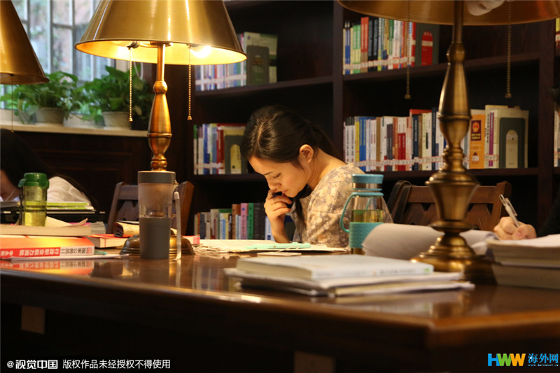 重慶大學(xué)改造翻新的“民國風(fēng)圖書館”走紅網(wǎng)絡(luò)，引得無數(shù)網(wǎng)友點(diǎn)贊