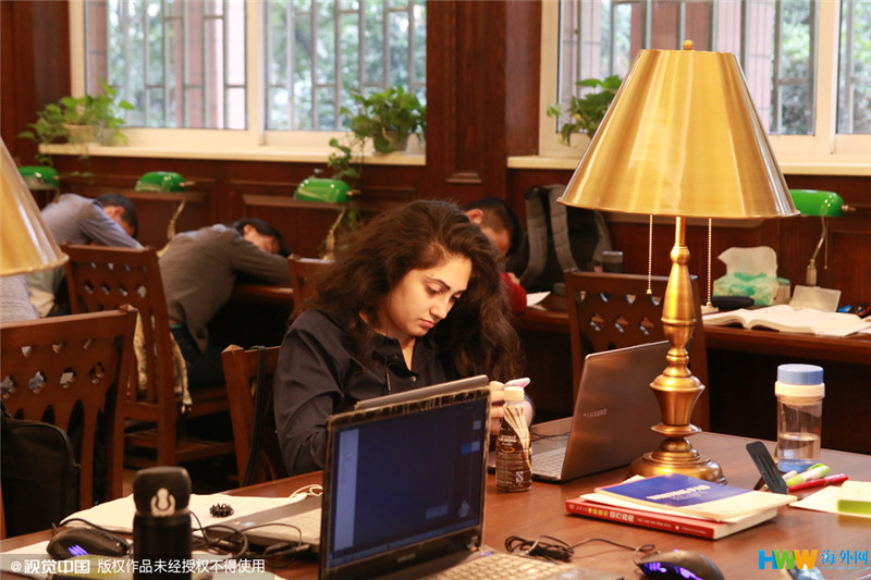 重慶大學(xué)改造翻新的“民國風(fēng)圖書館”走紅網(wǎng)絡(luò)，引得無數(shù)網(wǎng)友點(diǎn)贊