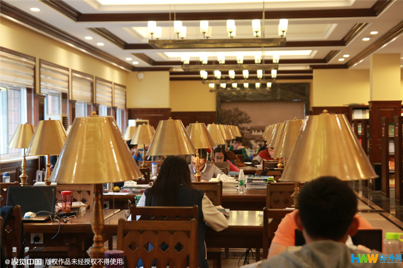 重慶大學(xué)改造翻新的“民國風(fēng)圖書館”走紅網(wǎng)絡(luò)，引得無數(shù)網(wǎng)友點(diǎn)贊