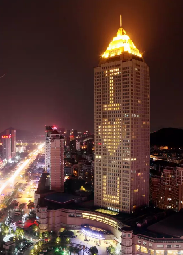 情人節(jié)最溫暖告白！84歲老人包下整樓示愛老伴