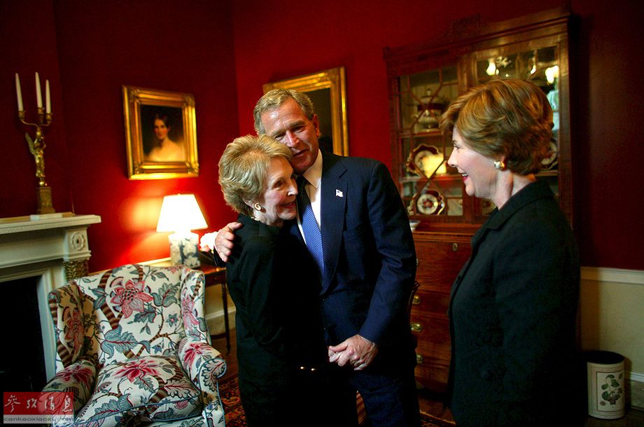 各國(guó)領(lǐng)導(dǎo)人退休后都干啥？小布什刷盤布朗教書