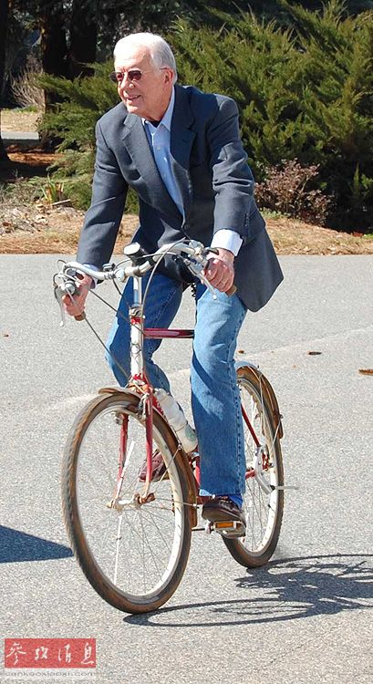 各國(guó)領(lǐng)導(dǎo)人退休后都干啥？小布什刷盤布朗教書