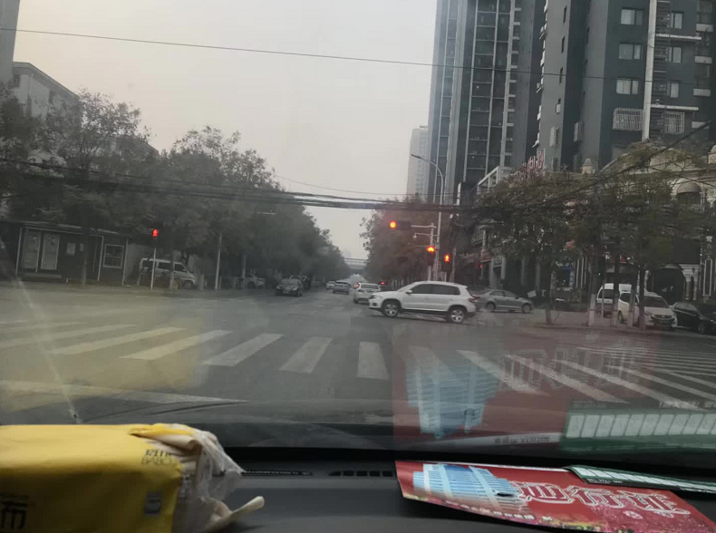 限行第一天！鄭州的早高峰是這個樣子的