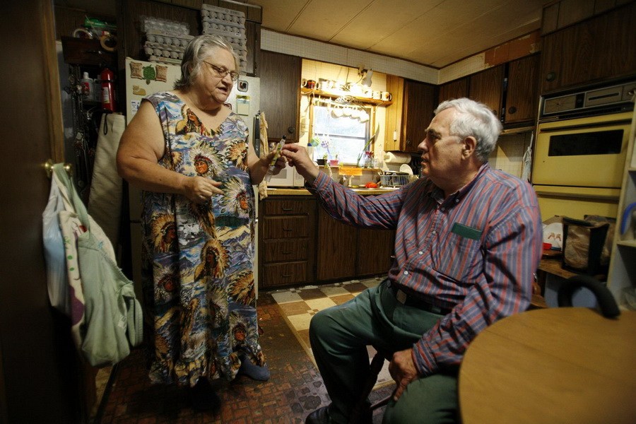 9年前，里克在聽說奧德塞的生活陷入困境后又讓她回來和自己一起住。