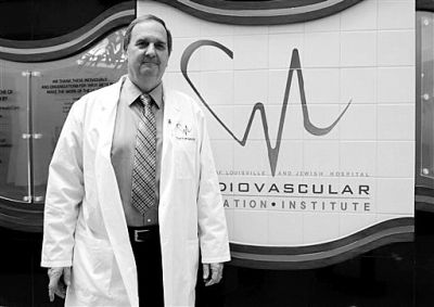 這是負(fù)責(zé)這一項(xiàng)目的生物學(xué)家斯圖爾特·威廉斯今年3月6日接受采訪時(shí)拍的照片。