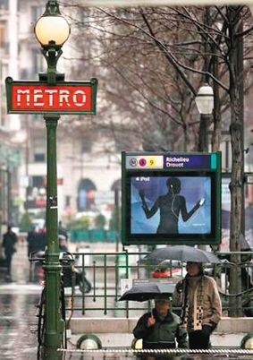 法國設(shè)置“語言警察”，防止民眾在受限制的場(chǎng)合說英語或聽英語內(nèi)容。