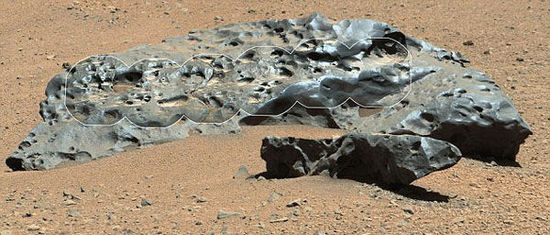 “好奇號”火星車首次在火星上發(fā)現(xiàn)巨大隕鐵(圖) “好奇號”火星車首次在火星上發(fā)現(xiàn)巨大隕鐵(圖)