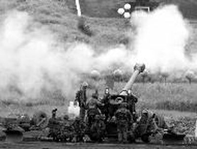 24日，日本陸上自衛(wèi)隊在進行演練