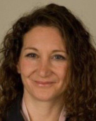 世衛(wèi)組織流感專家芒福德博士指出，H5N8病毒有可能會傳染給人。