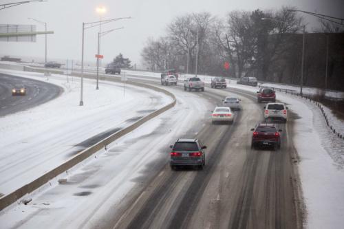 特大暴風(fēng)雪襲擊美國東北部，多州進(jìn)入緊急狀態(tài)。
