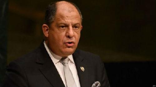 哥斯達黎加總統(tǒng)路易斯·索利斯表示，政府亟需資金因應(yīng)財政赤字，但中國提供10億美元貸款的時機仍未成熟。（圖片來源：英國廣播公司網(wǎng)站）