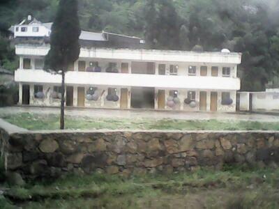 昨日，貴州畢節(jié)某小學(xué)，只有二、四、六三個(gè)年級(jí)，四年級(jí)學(xué)生30多名。讀者供圖