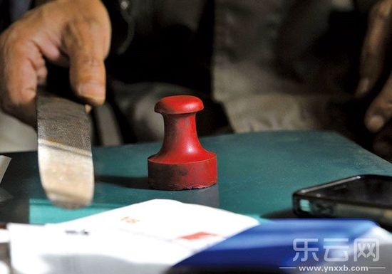 陶云江說(shuō)起自己的女兒、家庭和現(xiàn)在的狀況時(shí)幾度哽咽