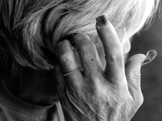 睡公廁八旬老太被送至救助機(jī)構(gòu) 3個(gè)女兒仍未現(xiàn)身 睡公廁八旬老太被送至救助機(jī)構(gòu) 3個(gè)女兒仍未現(xiàn)身