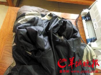 年邁體弱，一些老人家中衣物多年未洗，又舊又破