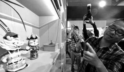 北京故宮吉祥物“壯壯”和“美美”昨天首度對外亮相。中新社發(fā)