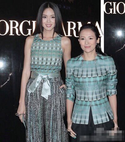 就算氣場(chǎng)絕對(duì)強(qiáng)大的貝嫂，跟張梓琳合影幾乎可以讓人忽視