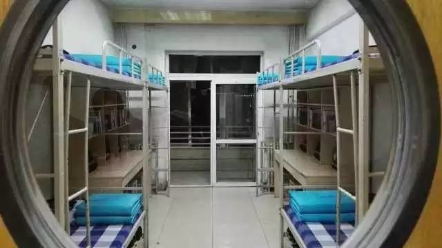 這個(gè)學(xué)校的男生宿舍火了！女同學(xué)都喊著要嫁