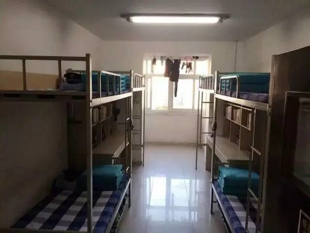 這個(gè)學(xué)校的男生宿舍火了！女同學(xué)都喊著要嫁