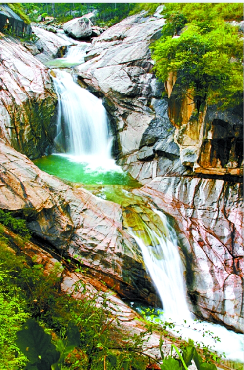 沙灘、狂歡、草裙舞，來五朵山體驗(yàn)激情夏日！