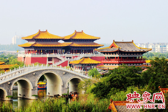 美不勝收 爬山、游園、賞奇觀（組圖）