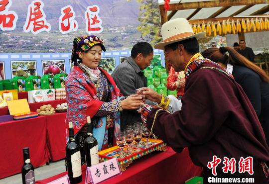 2014四川(金川)紅葉生態(tài)旅游節(jié)開幕 2014四川(金川)紅葉生態(tài)旅游節(jié)開幕