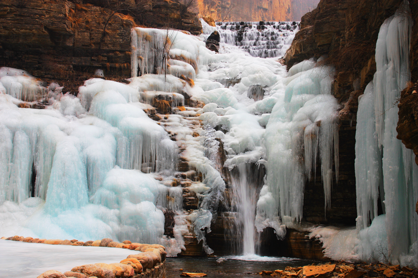 冬天來通天峽看冰掛吧!景區(qū)門票半價優(yōu)惠哦。