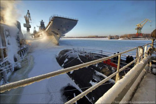 資料圖：2011年冬天正在進行最后改裝的戈爾什科夫號航母。