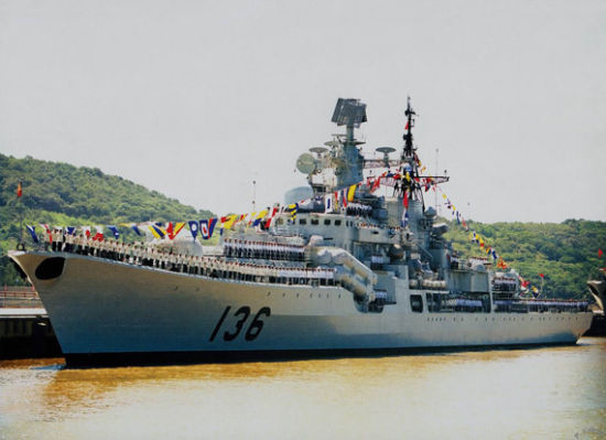 資料圖：東海艦隊的杭州號驅(qū)逐艦。