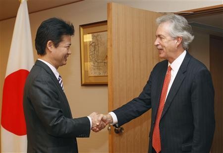 10月15日上午，日本外相玄葉光一郎與到訪的美國常務(wù)助理國務(wù)卿伯恩斯在日外務(wù)省舉行了會(huì)談。