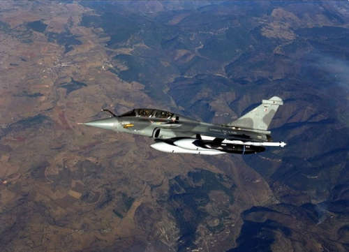 印度決定采購法國“陣風(fēng)”戰(zhàn)斗機(jī)成為英印“撕破臉”的導(dǎo)火索。