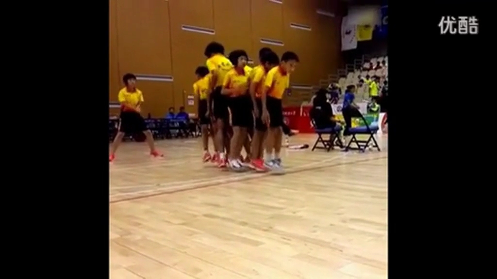 實(shí)拍小學(xué)生大神級跳繩