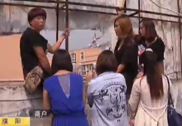 商場(chǎng)突然關(guān)門 商戶跳樓