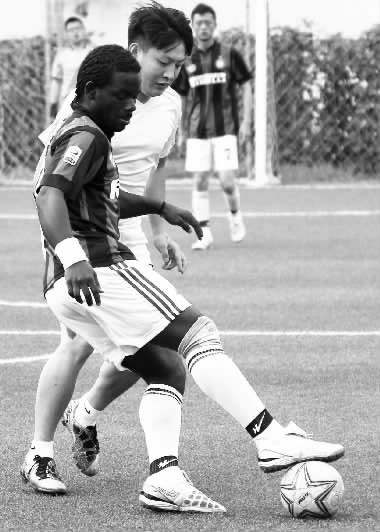 黑人小伙維安雖然沒(méi)有進(jìn)球，但其在場(chǎng)上展現(xiàn)出來(lái)的個(gè)人能力，贏得了對(duì)手的稱贊