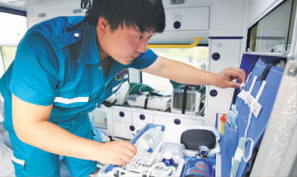 每個比賽，醫(yī)護人員都會提前出現(xiàn)