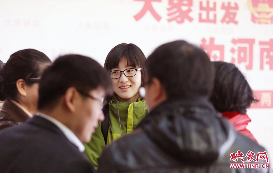 做講解員的樂(lè)天。