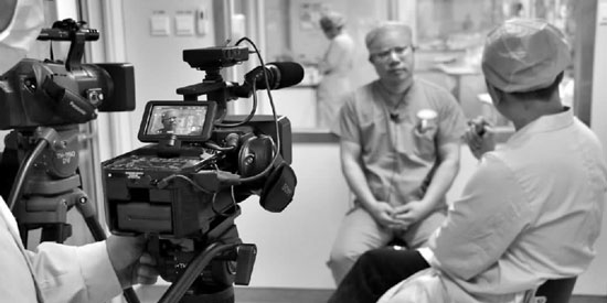 《生死之門(mén)——ICU見(jiàn)證實(shí)錄》拍攝現(xiàn)場(chǎng) 《生死之門(mén)——ICU見(jiàn)證實(shí)錄》拍攝現(xiàn)場(chǎng)