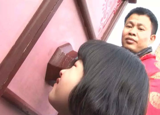 小朋友體驗(yàn)西洋鏡 小朋友體驗(yàn)西洋鏡