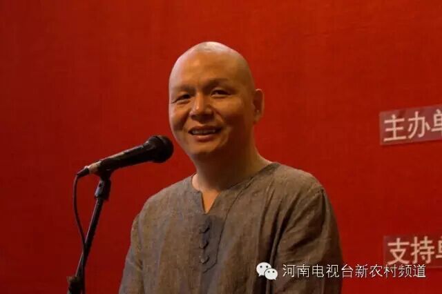 書畫家協(xié)會副主席，中國書畫家協(xié)會會員，河南省青年書法家，蘆荻