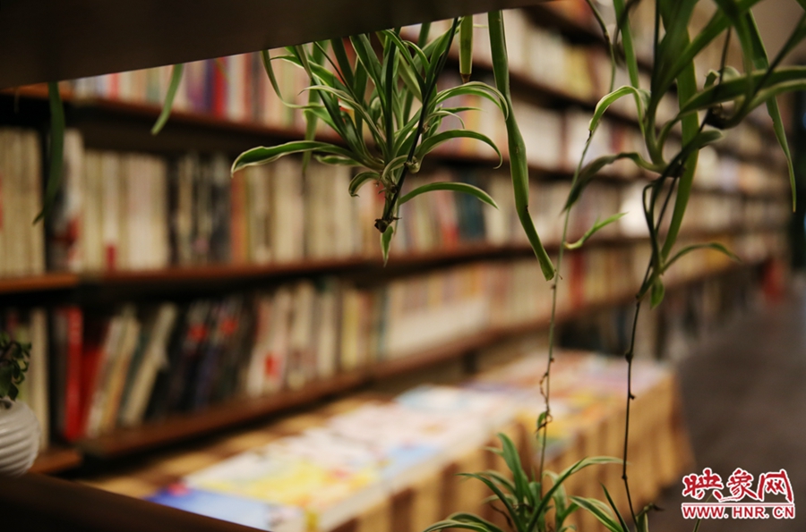 書店內(nèi)的裝飾。