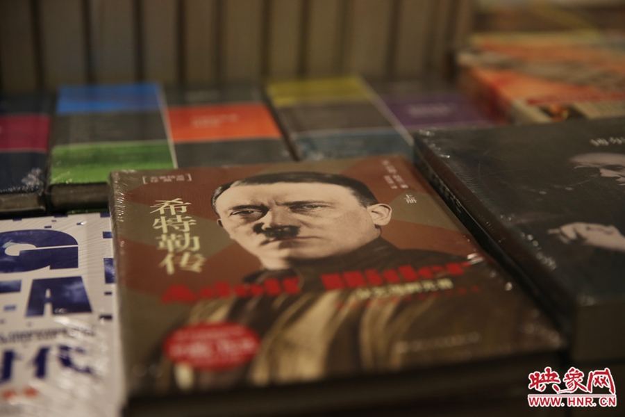 書店內(nèi)的書。