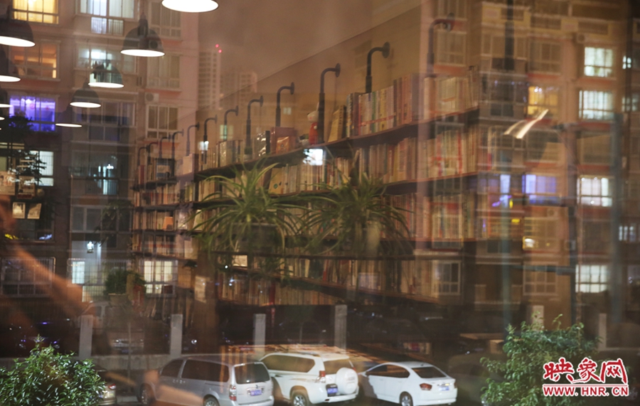 在城市的夜里，今后將有一扇屬于書的亮著的窗。