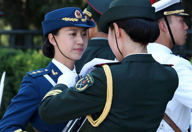 女儀仗兵,這才是2014年真正的女神！