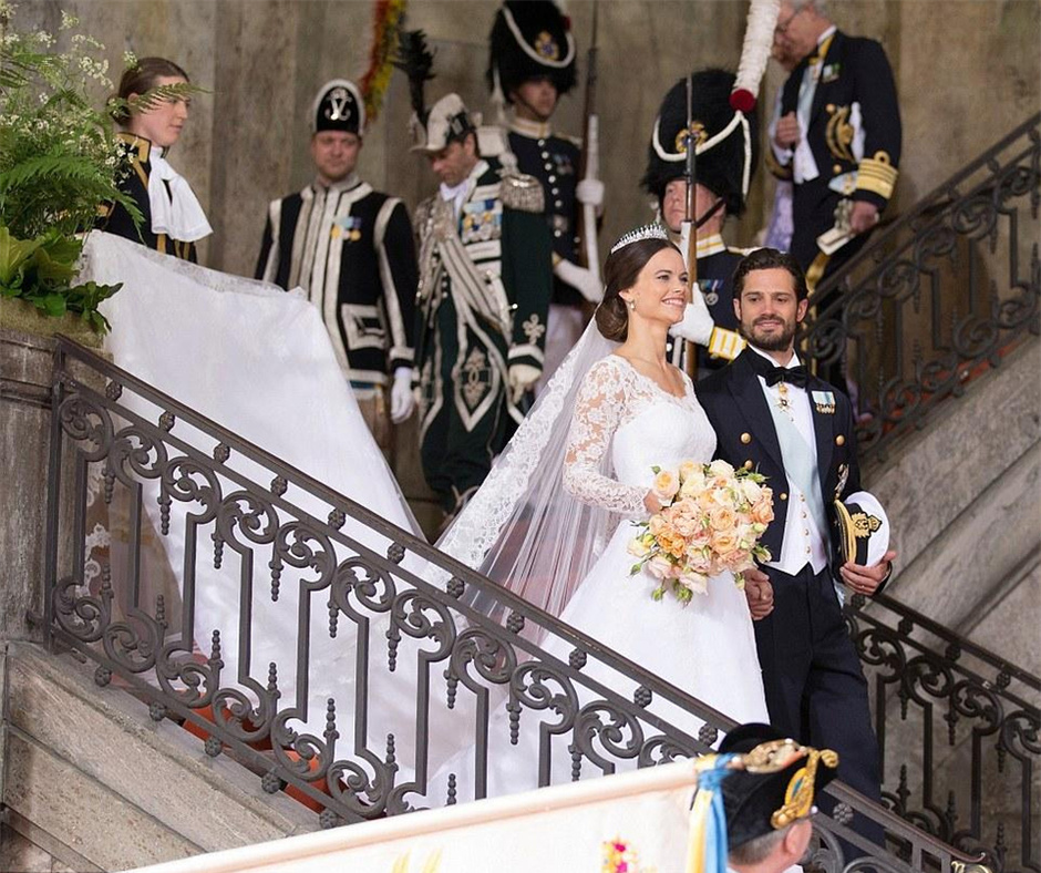 現(xiàn)實(shí)版“灰姑娘”！瑞典王子迎娶比基尼女模