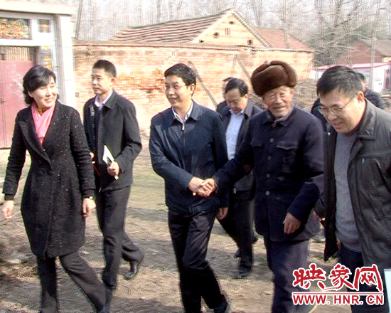 金冬江、李萬順、吳文立一行赴正陽縣慰問